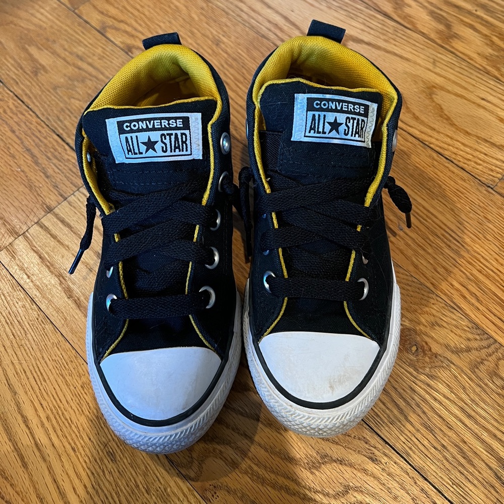 Converse // Girls Size 13 M